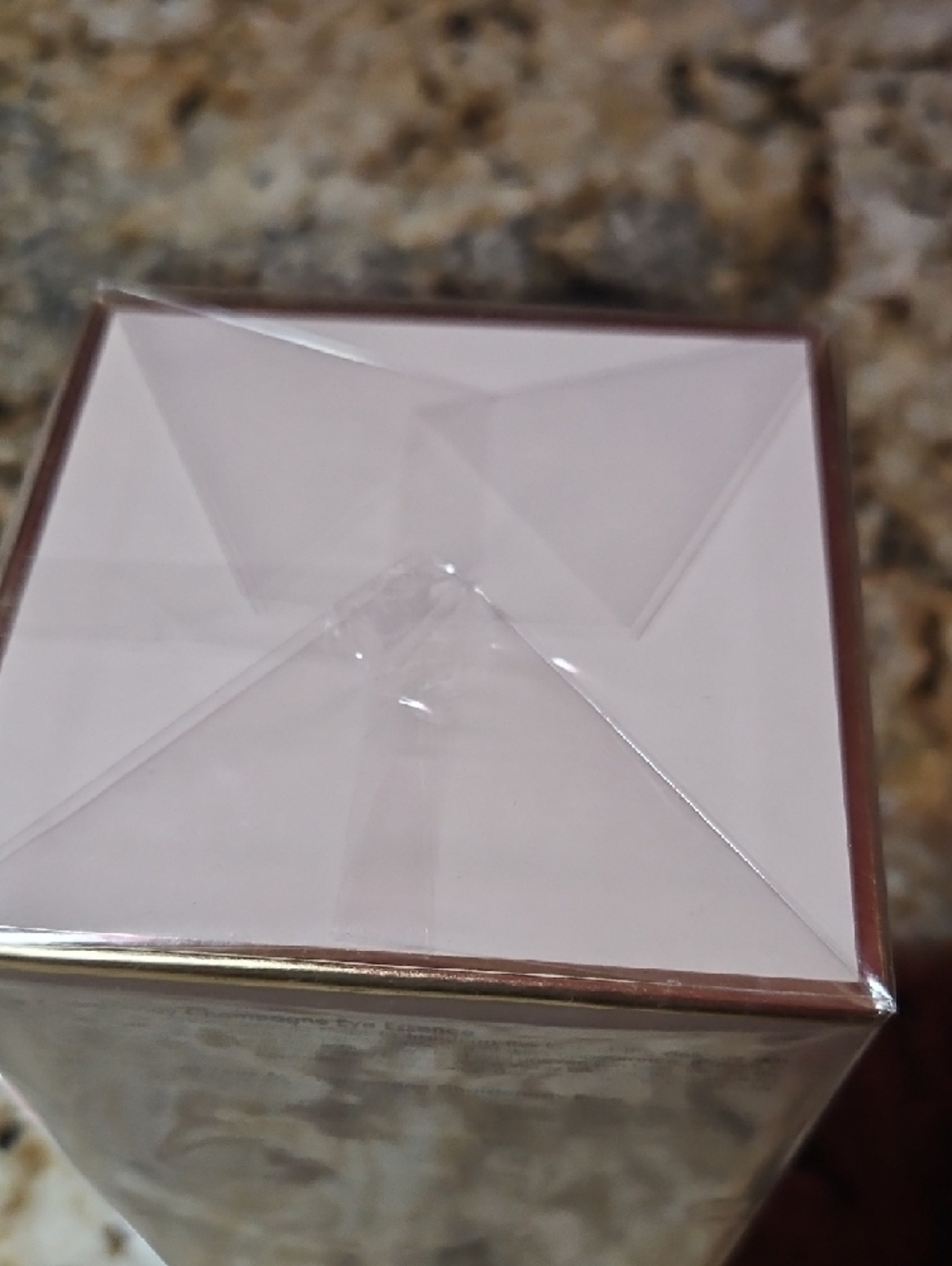 Pink Chardonnay Champagne Eye Essence - Cream/Gold - Picture 4 of 4